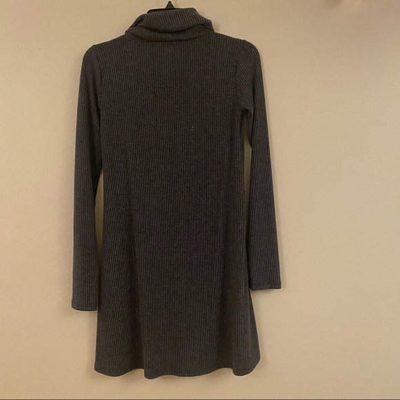 Socialite dress - Picture 5 of 6